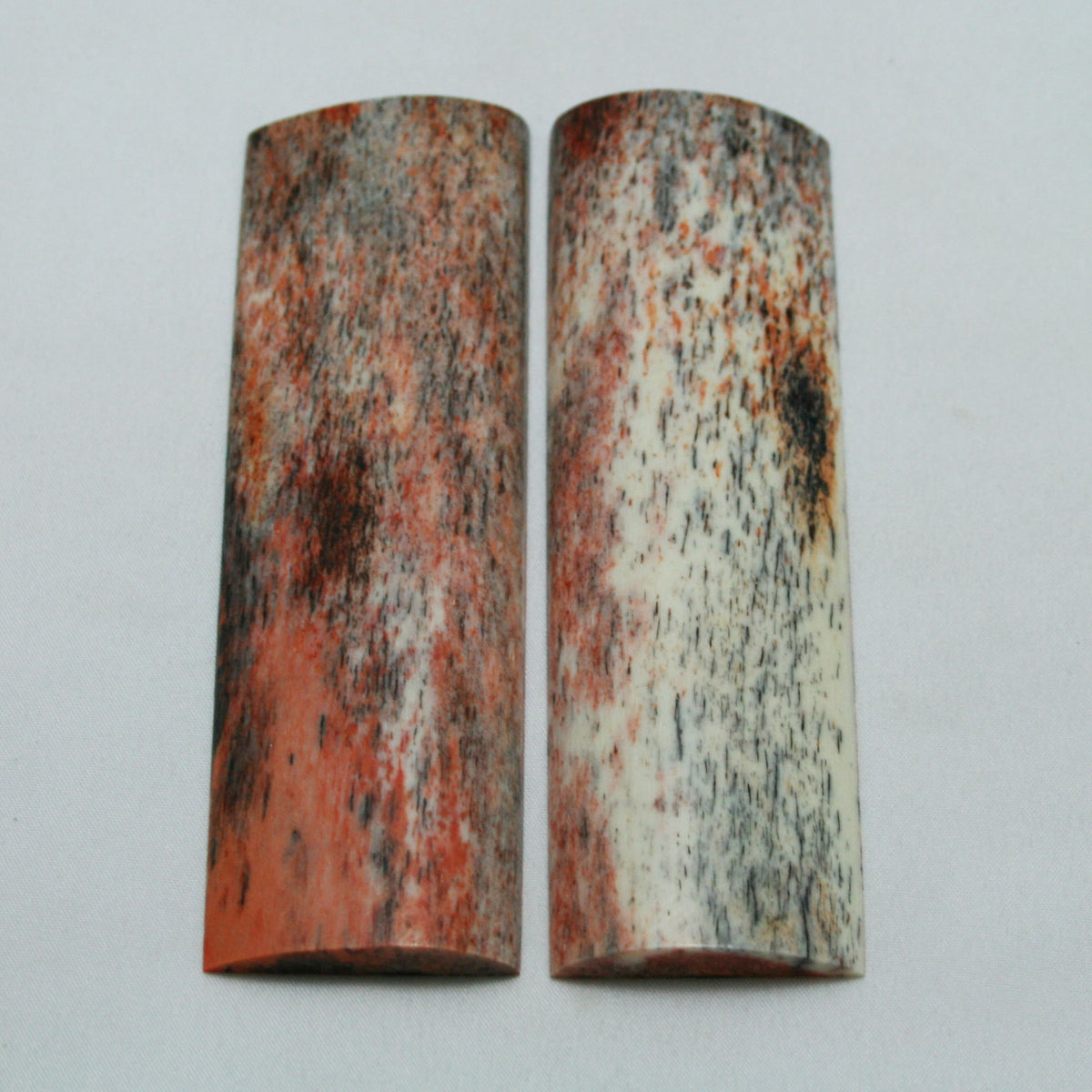 NB105MAN147 Giraffe Bone Scales