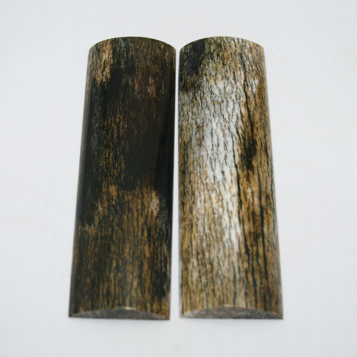 NB105MAN155 Giraffe Bone Scales