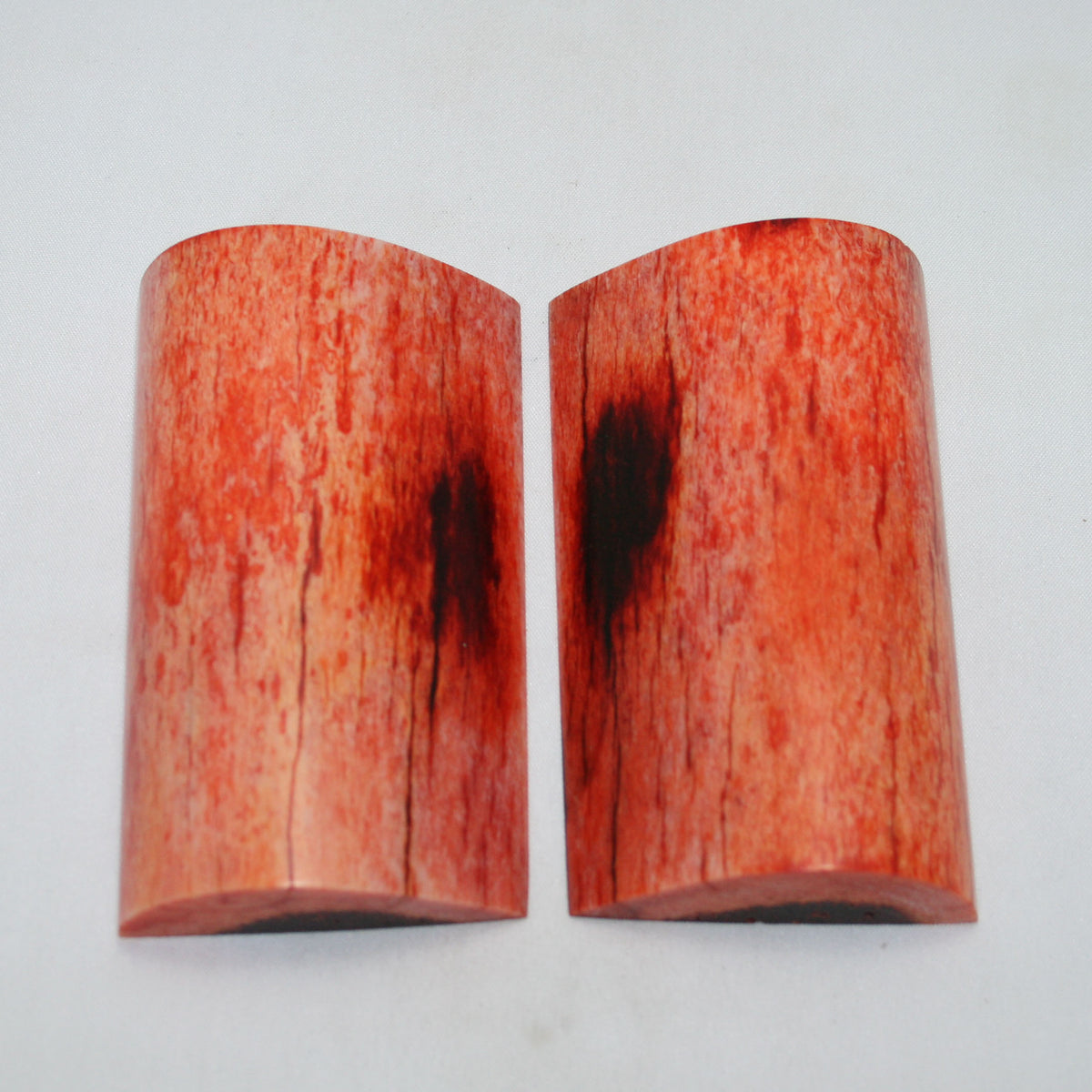 NB105MAN158 Giraffe Bone Scales