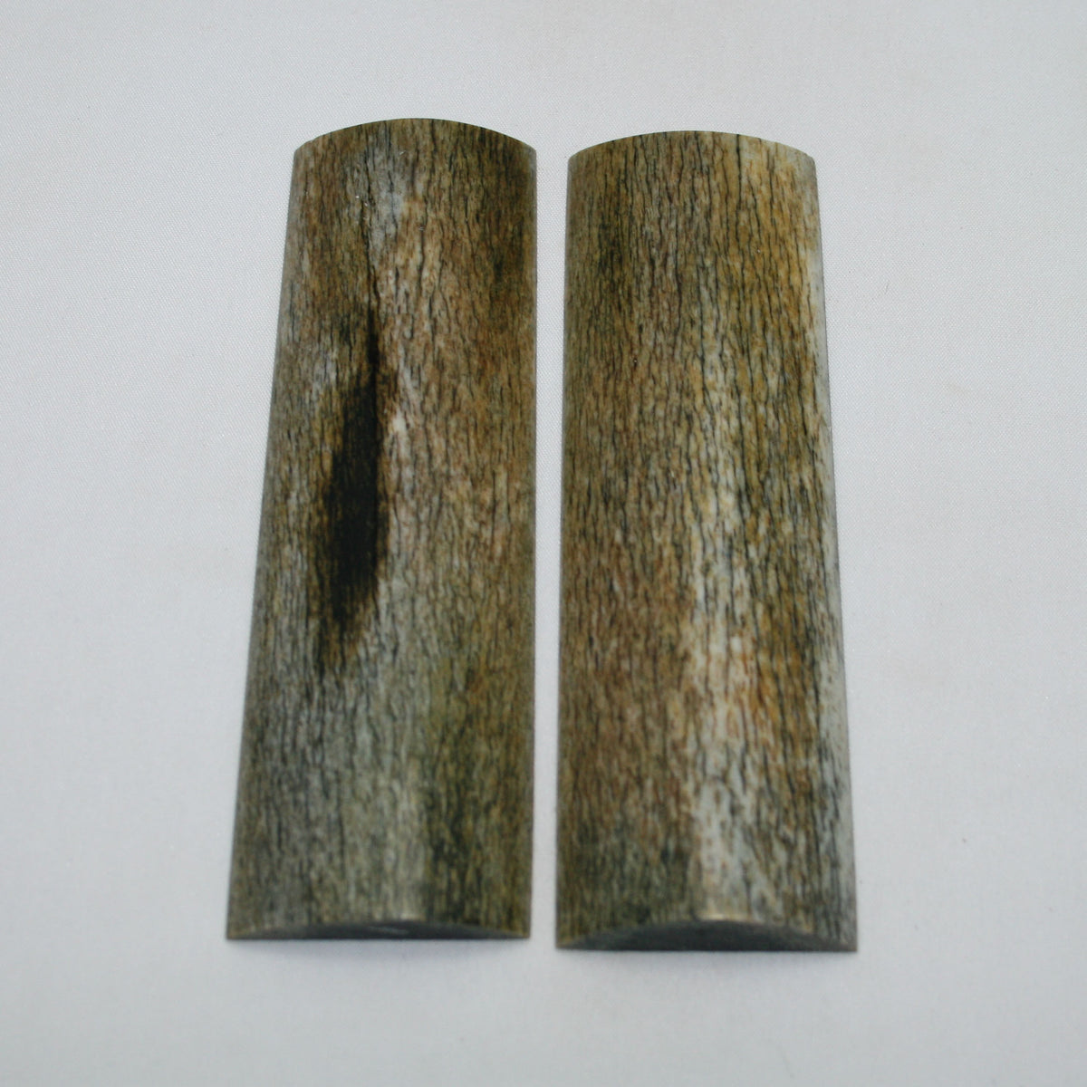 NB105MAN160 Giraffe Bone Scales