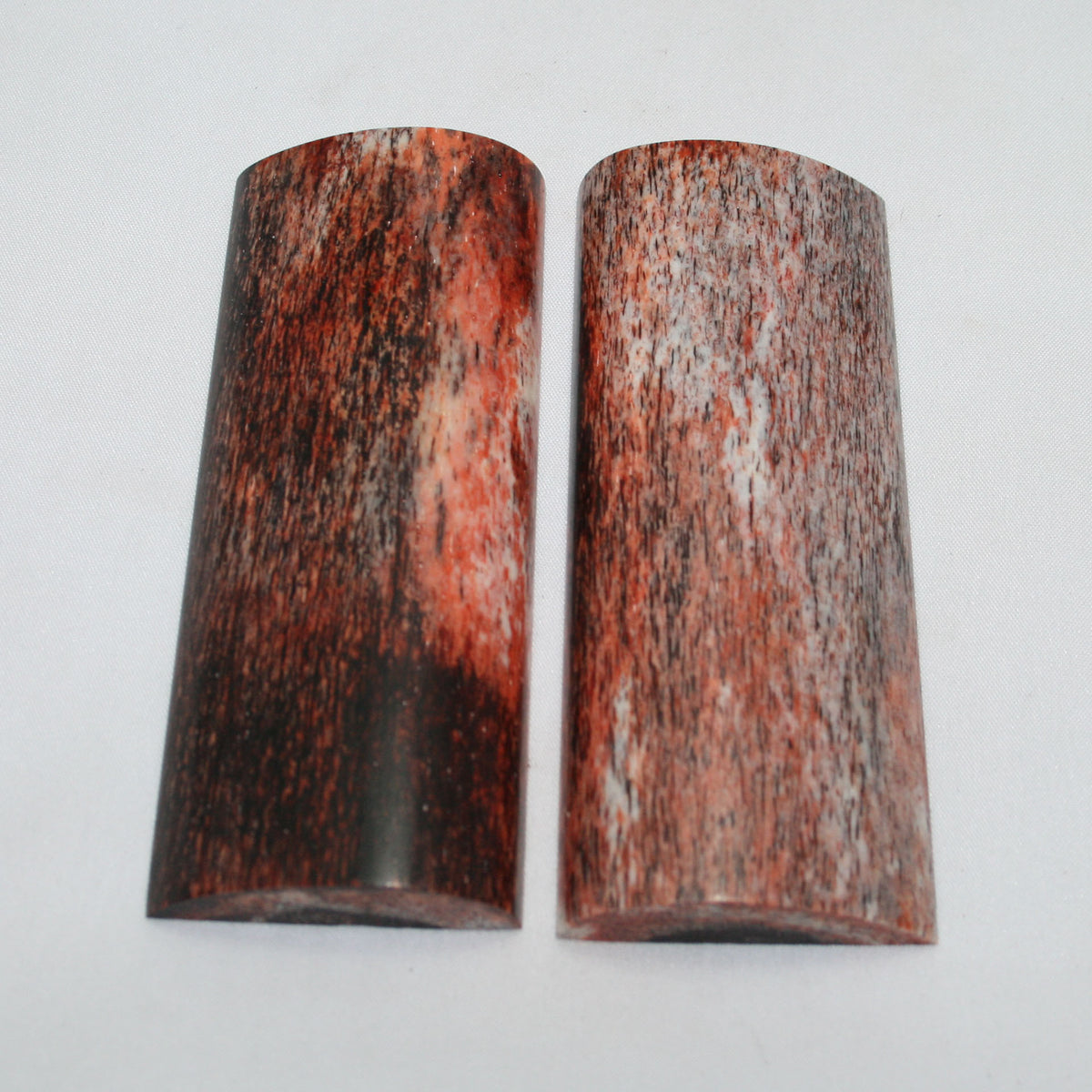 NB105MAN165 Giraffe Bone Scales