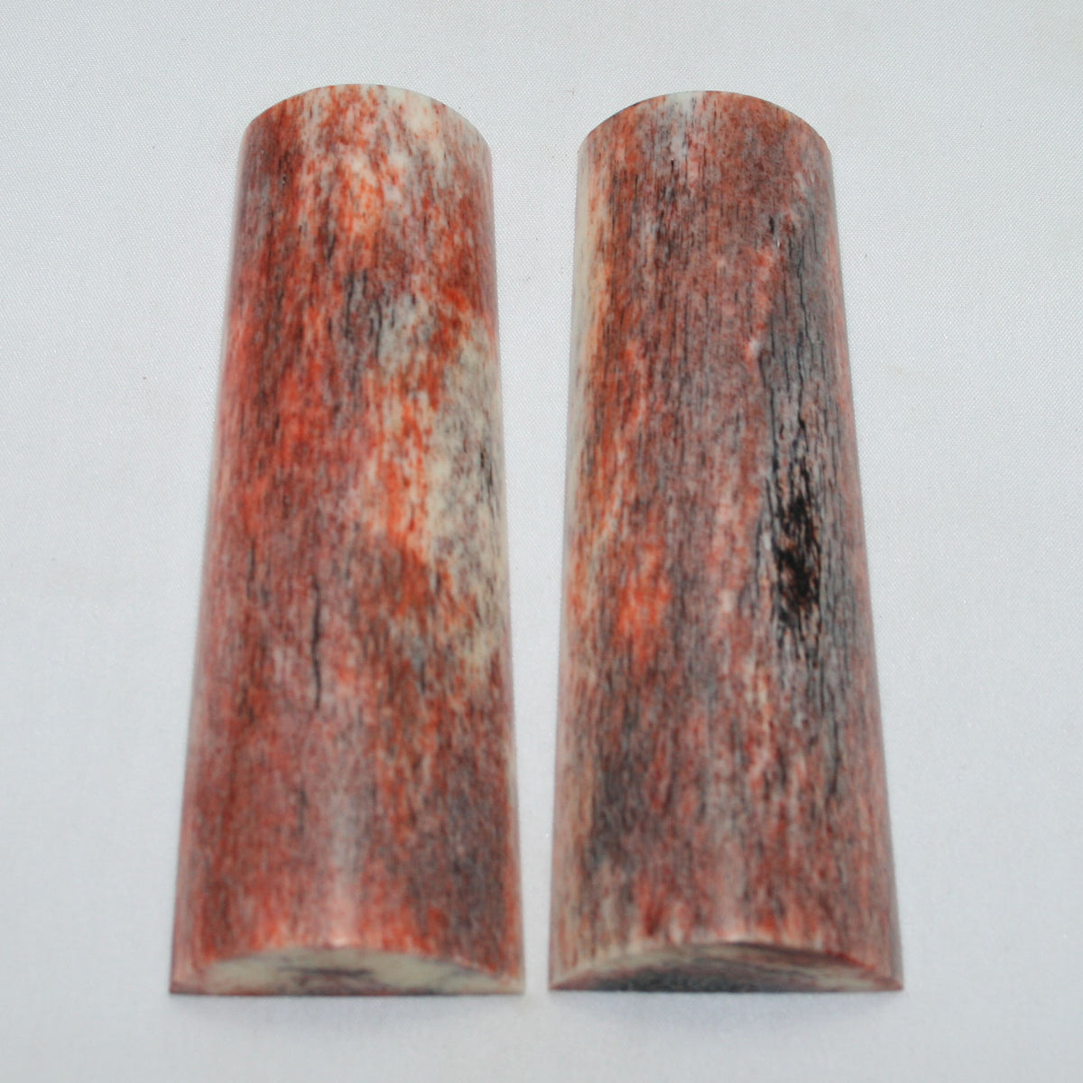 NB105MAN166 Giraffe Bone Scales