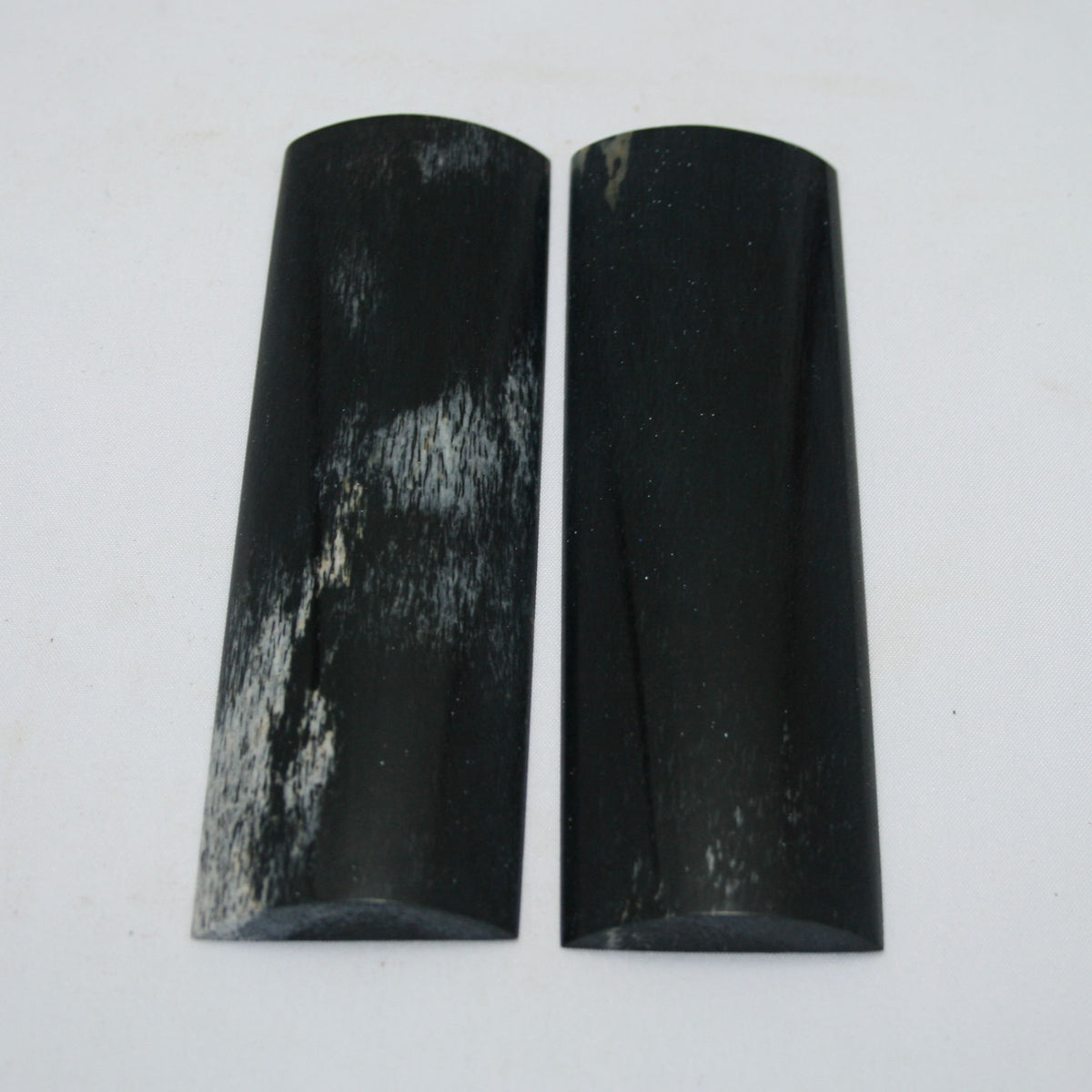 NB105MAN181 Giraffe Bone Scales