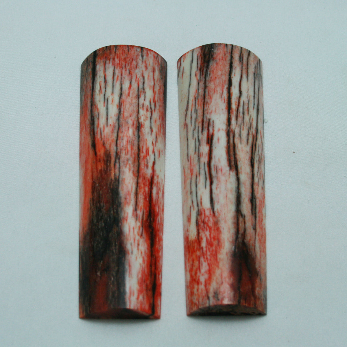 NB105MAN18 Giraffe Bone Scales