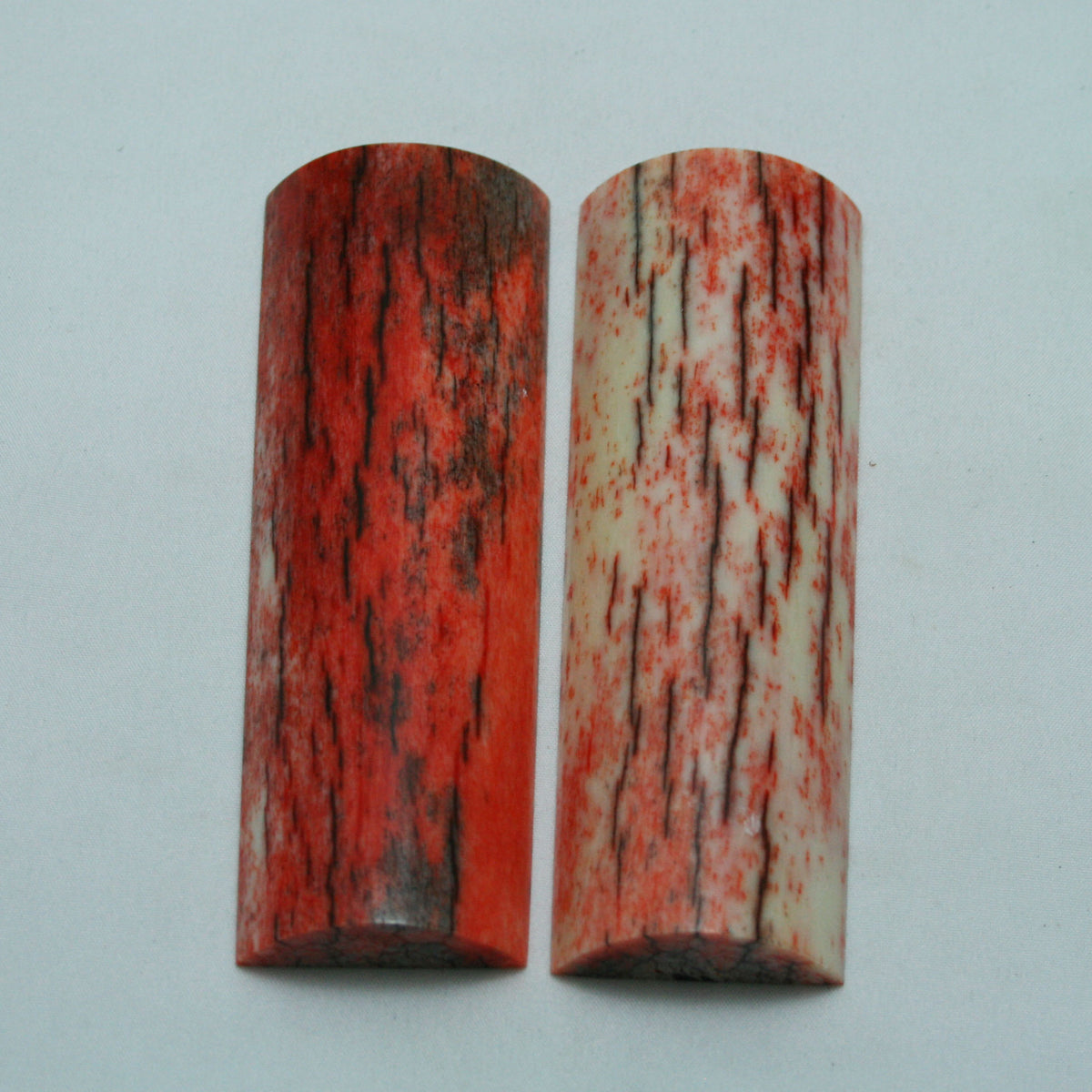 NB105MAN19 Giraffe Bone Scales