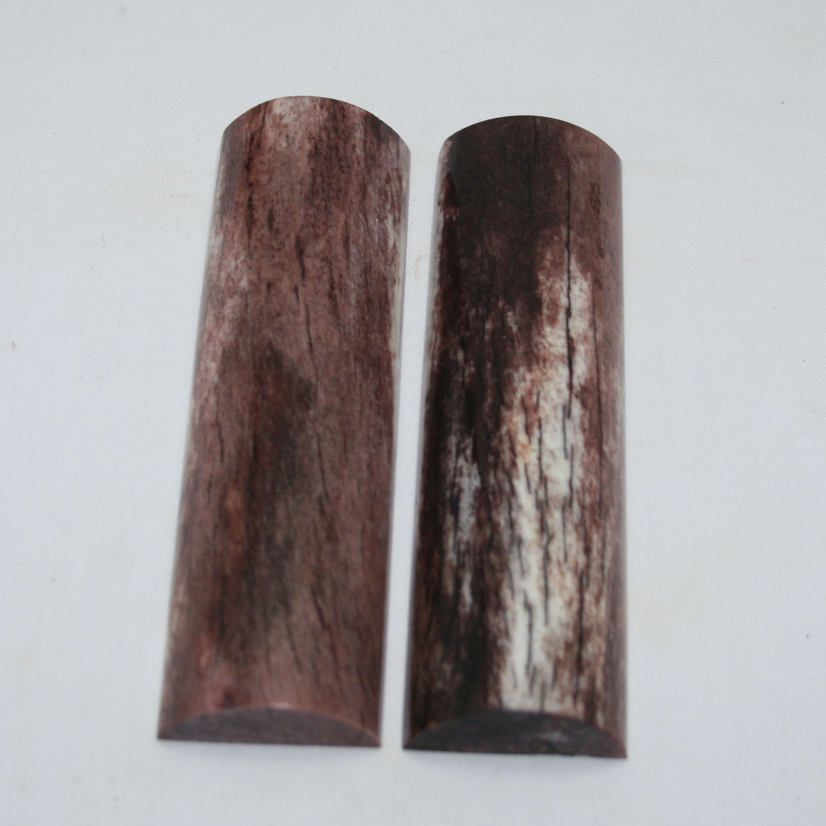 NB105MAN201 Giraffe Bone Scales