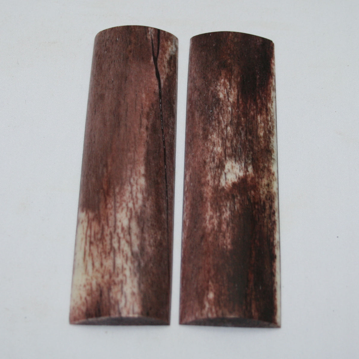 NB105MAN204 Giraffe Bone Scales