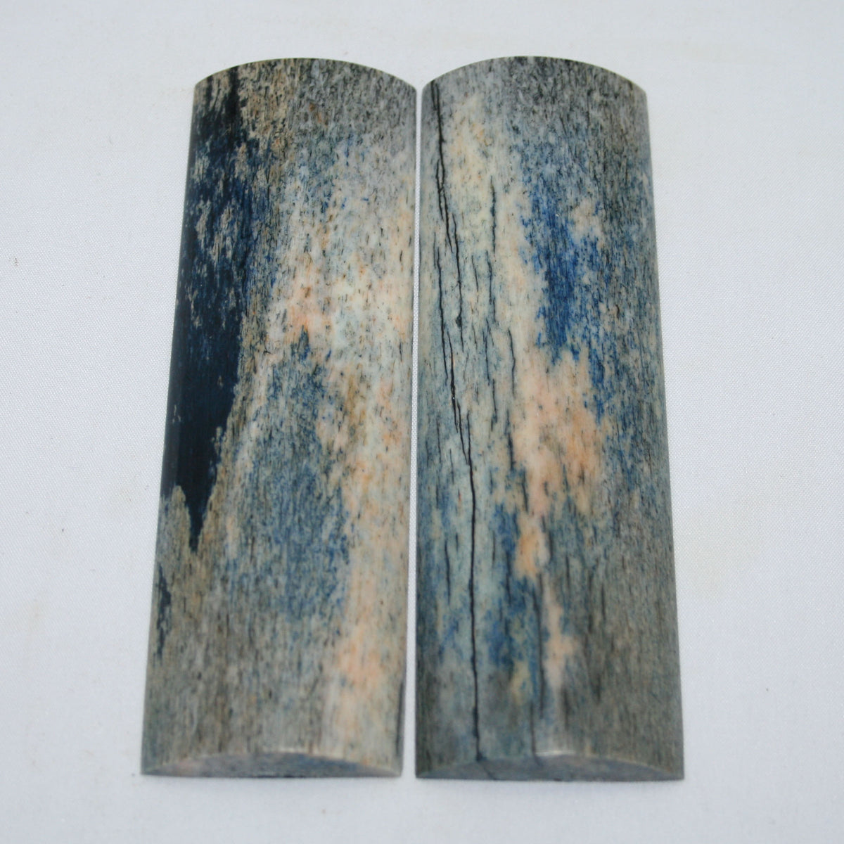 NB105MAN209 Giraffe Bone Scales