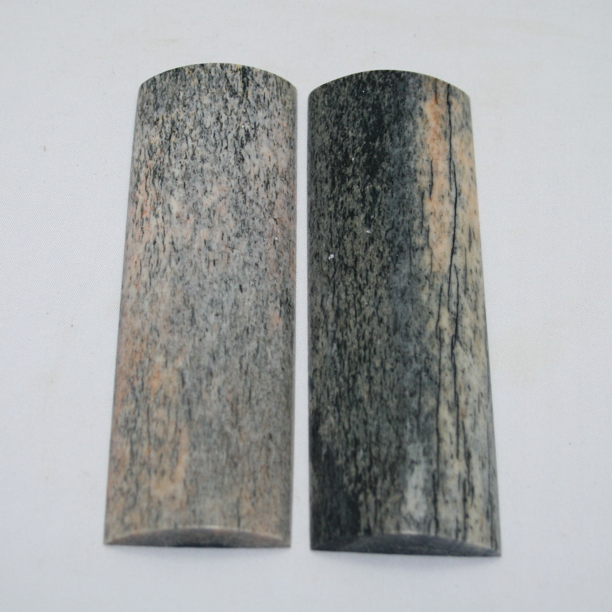 NB105MAN212 Giraffe Bone Scales