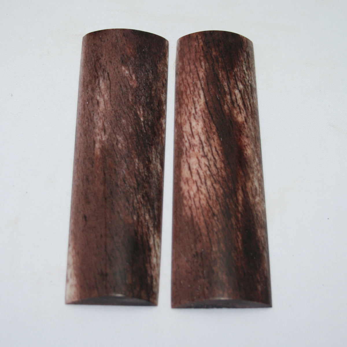 NB105MAN214 Giraffe Bone Scales