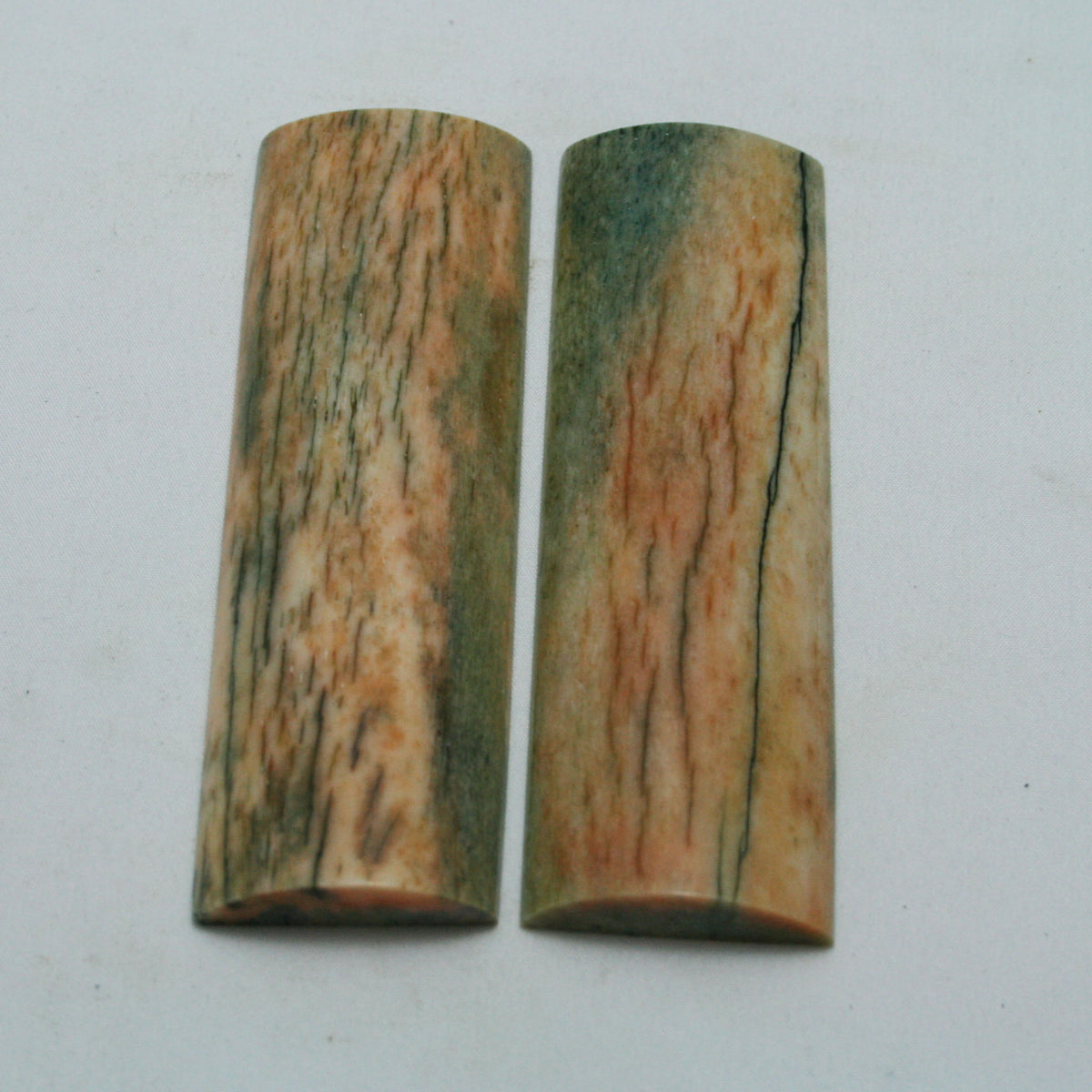 NB105MAN216 Giraffe Bone Scales