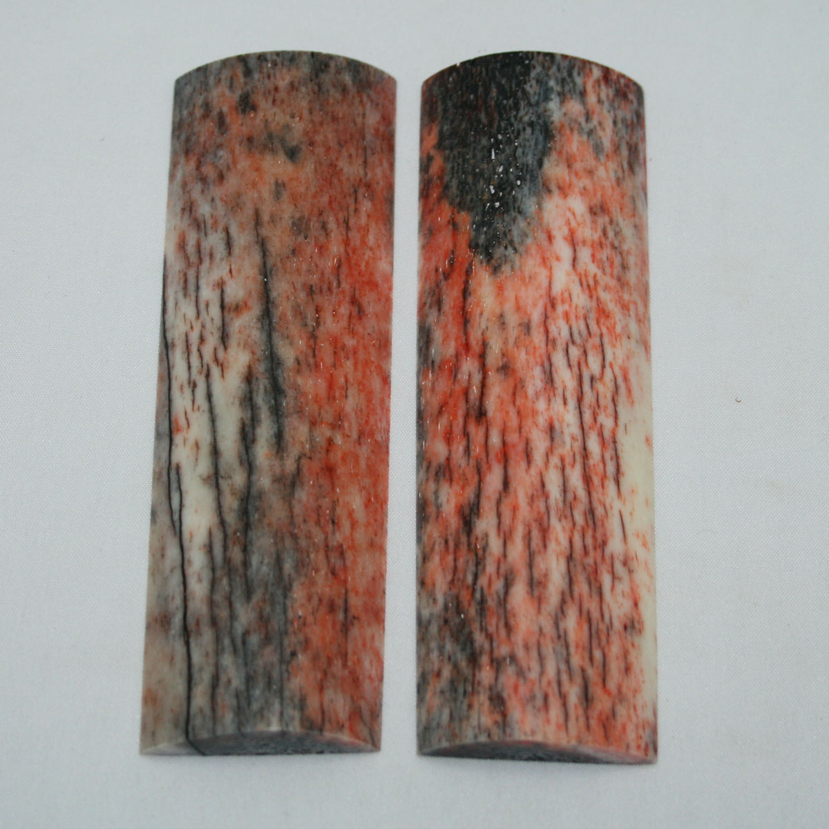 NB105MAN21 Giraffe Bone Scales