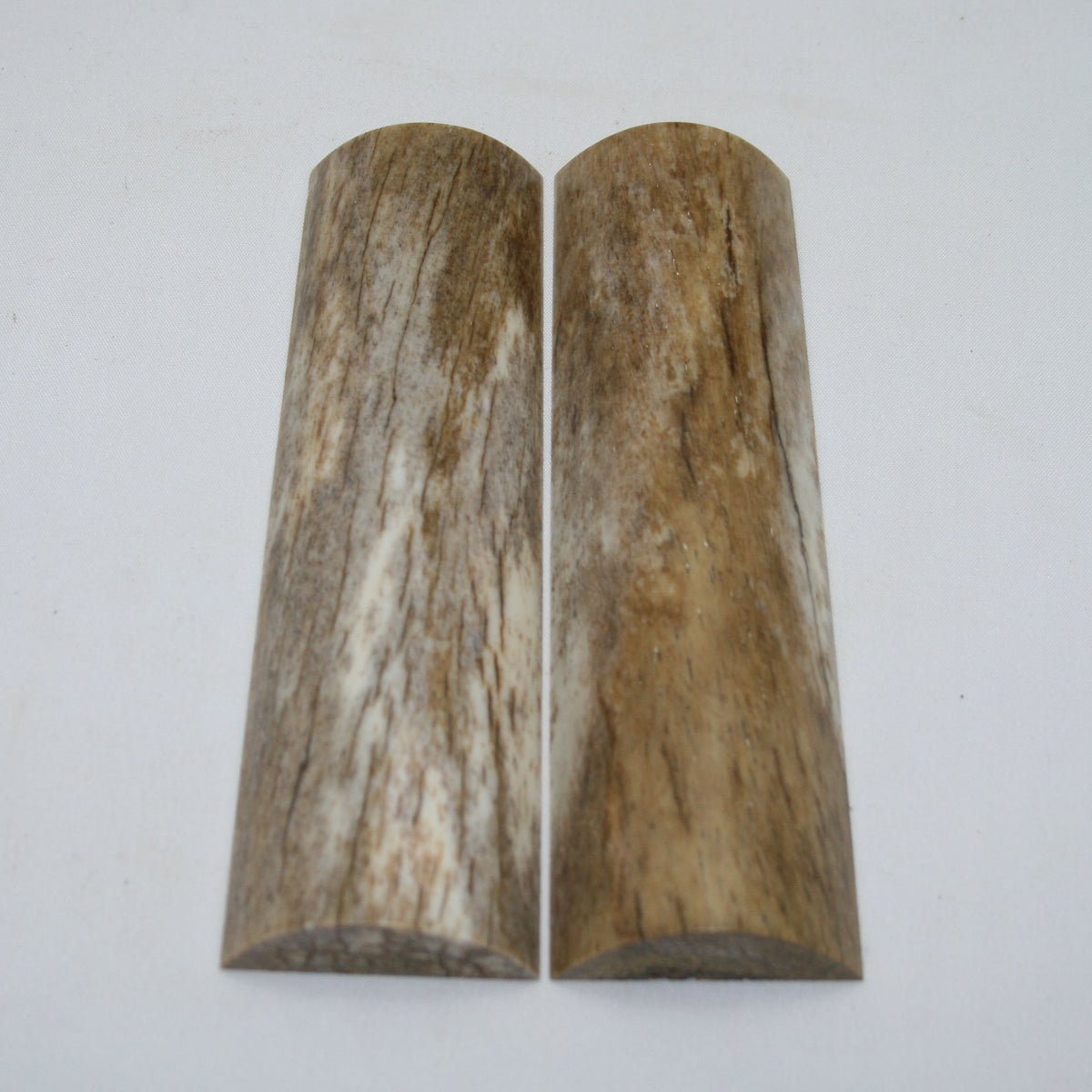 NB105MAN221 Giraffe Bone Scales