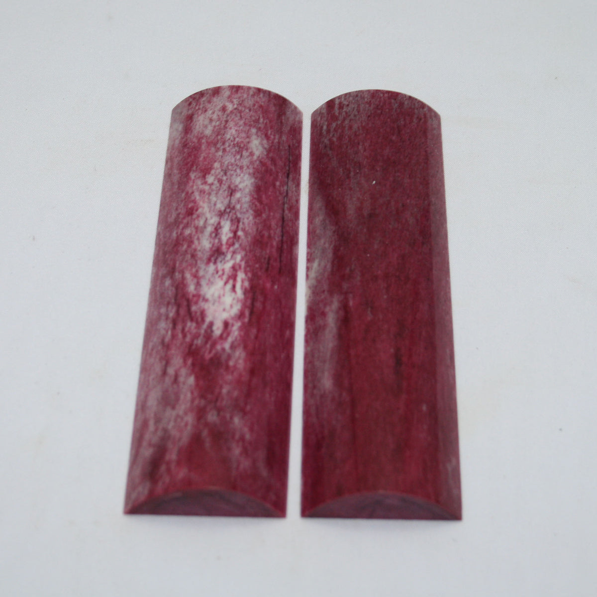 NB105MAN227 Giraffe Bone Scales