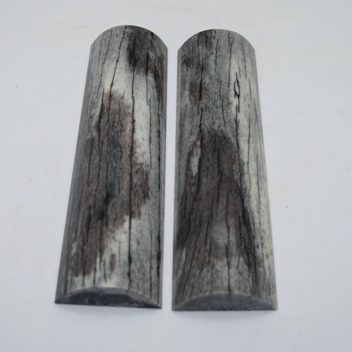 NB105MAN231 Giraffe Bone Scales