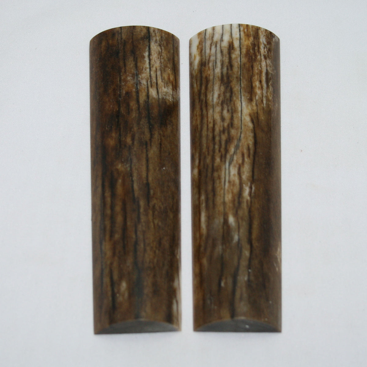 NB105MAN27 Giraffe Bone Scales