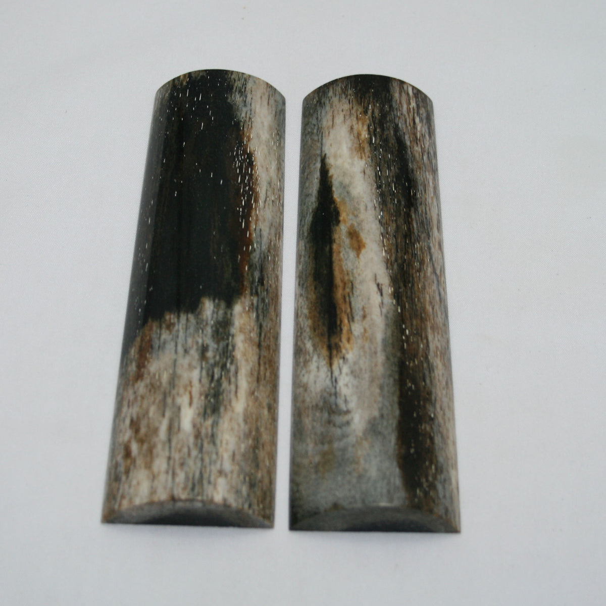 NB105MAN2 Giraffe Bone Scales