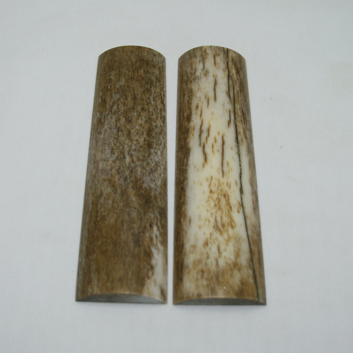 NB105MAN34 Giraffe Bone Scales