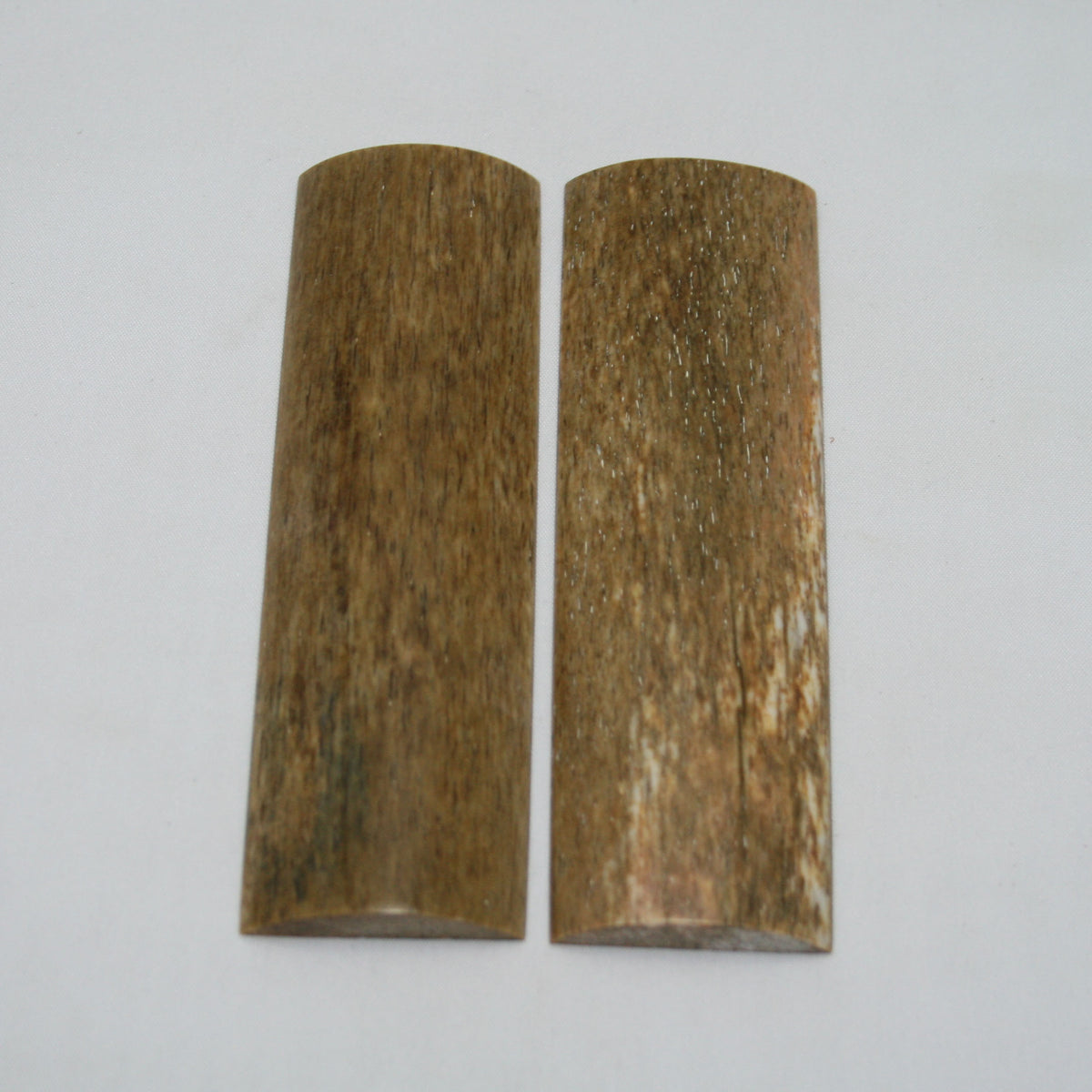 NB105MAN36 Giraffe Bone Scales