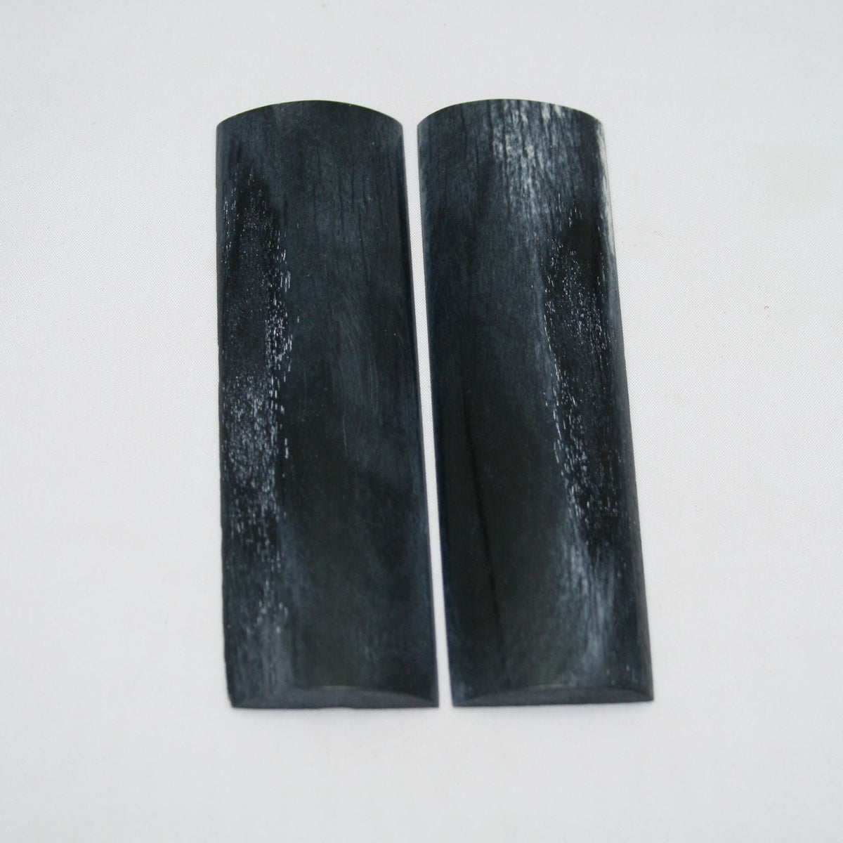 NB105MAN51 Giraffe Bone Scales