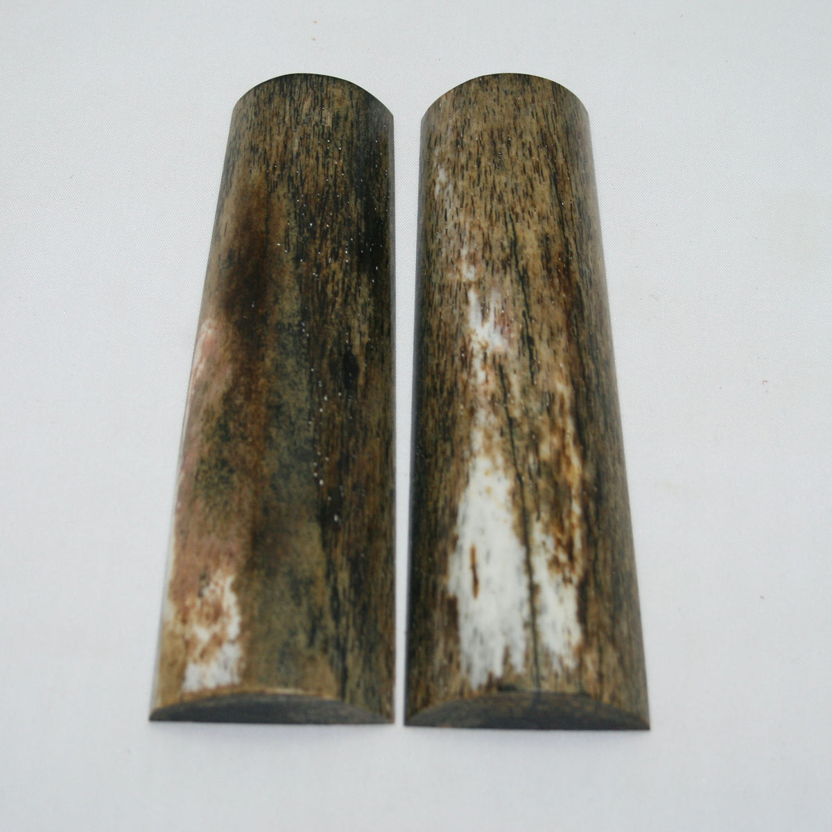 NB105MAN55 Giraffe Bone Scales