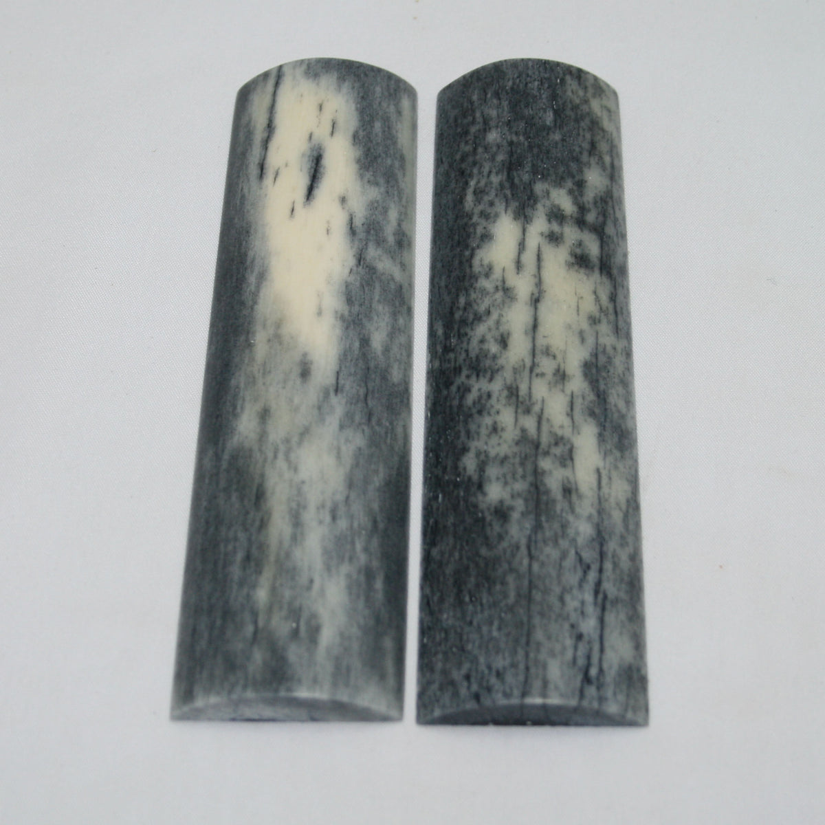 NB105MAN57 Giraffe Bone Scales