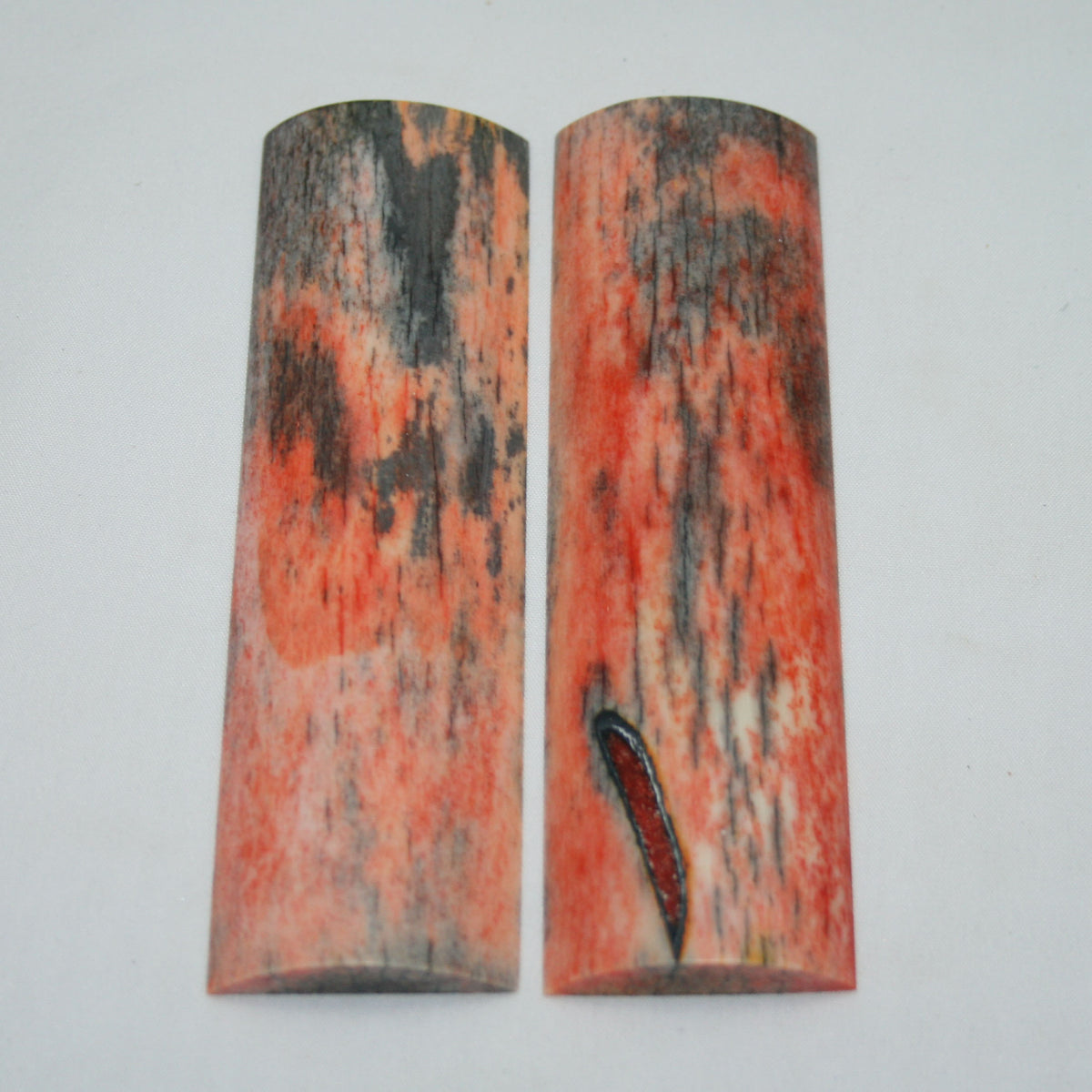 NB105MAN61 Giraffe Bone Scales