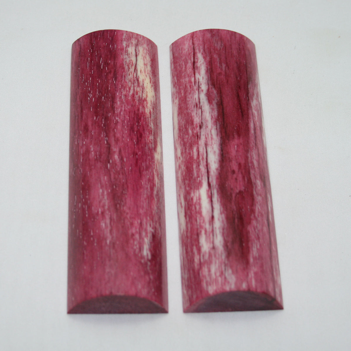 NB105MAN62 Giraffe Bone Scales