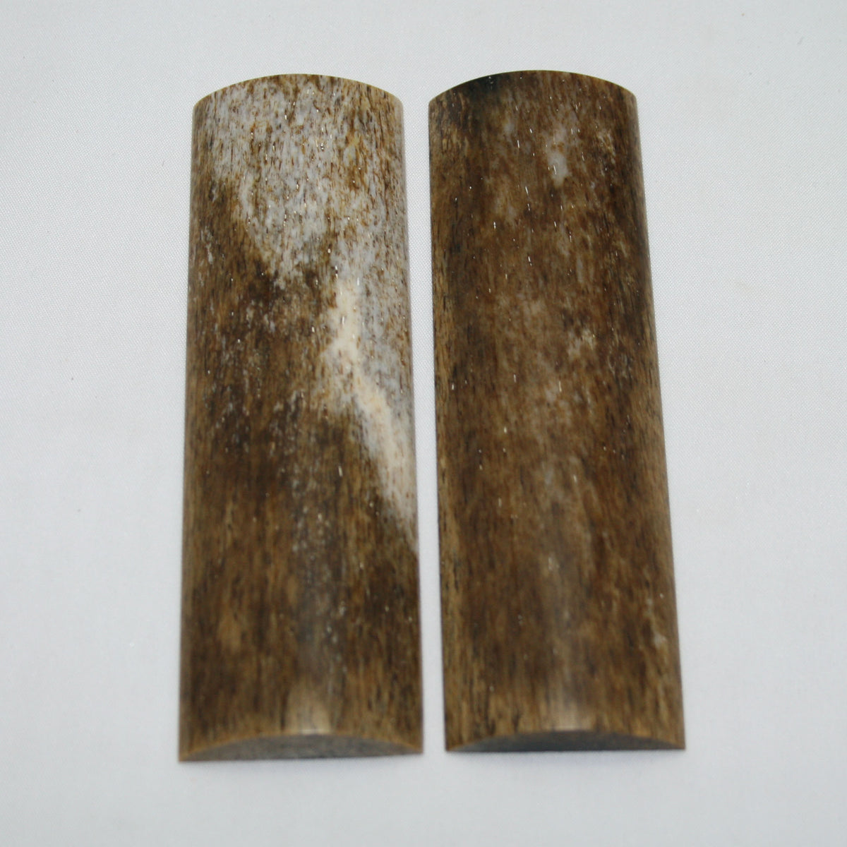 NB105MAN68 Giraffe Bone Scales