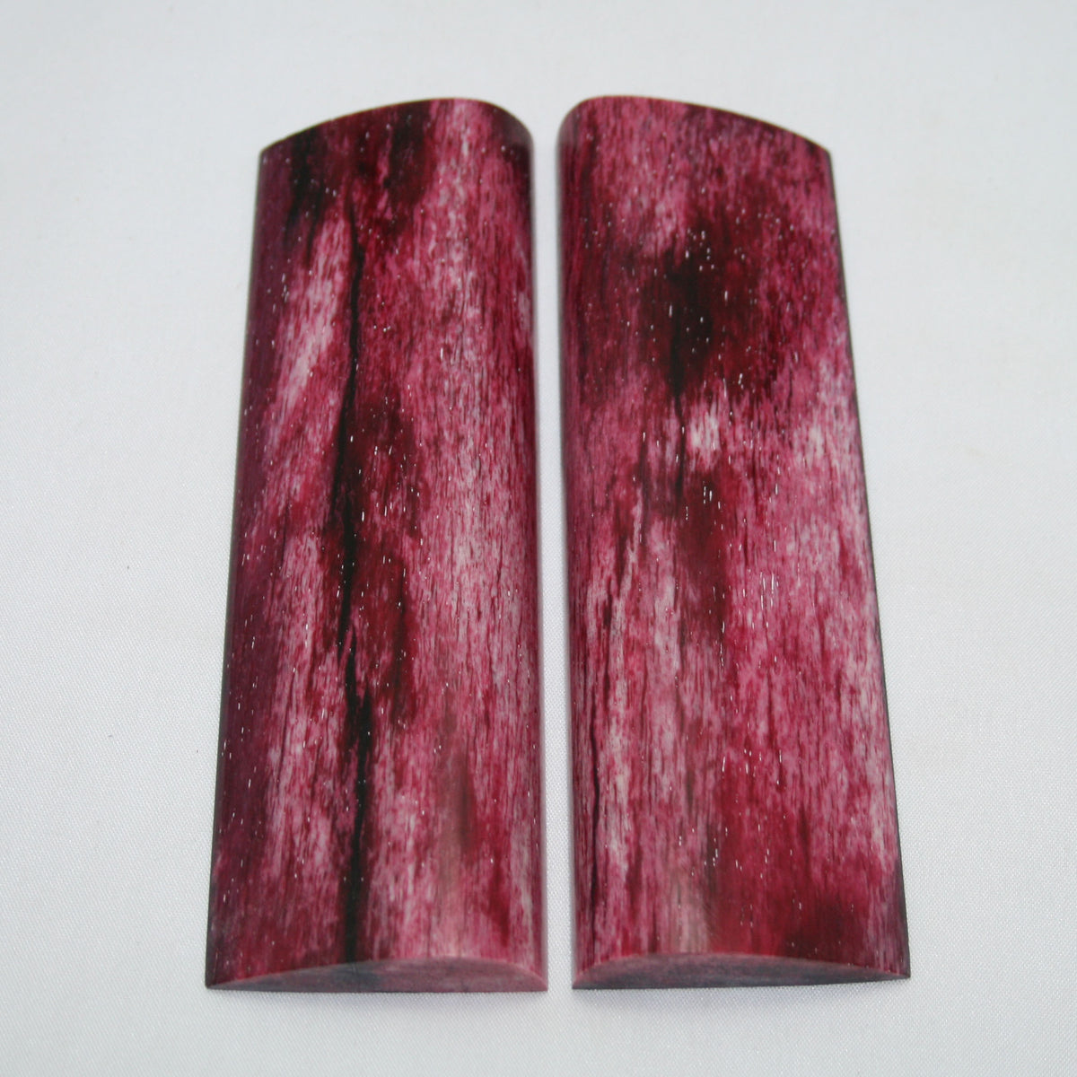 NB105MAN71 Giraffe Bone Scales