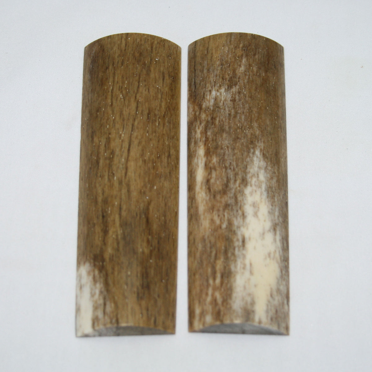 NB105MAN86 Giraffe Bone Scales