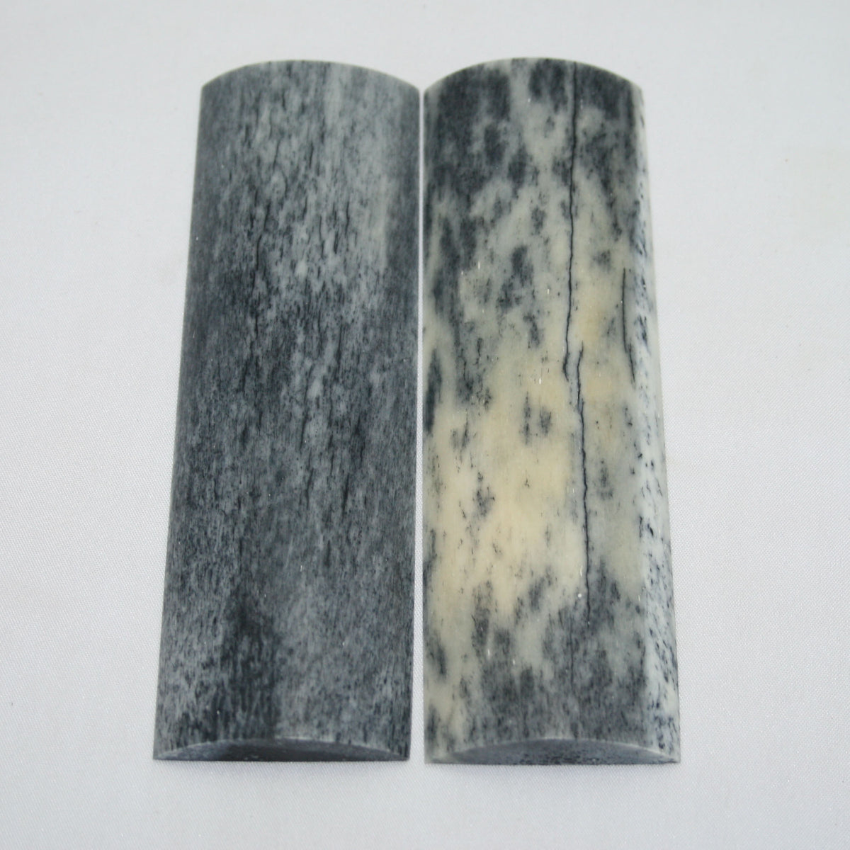 NB105MAN90 Giraffe Bone Scales