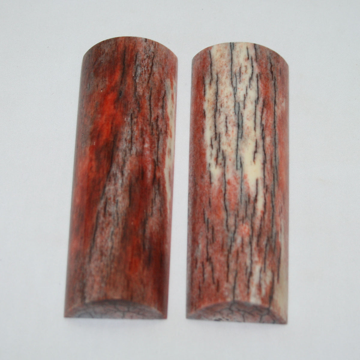 NB105MAN95 Giraffe Bone Scales