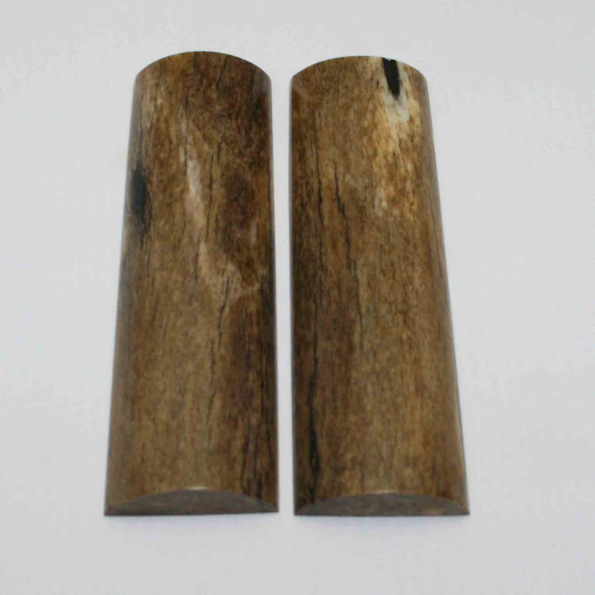 NB105MMA17 Giraffe Bone Scales