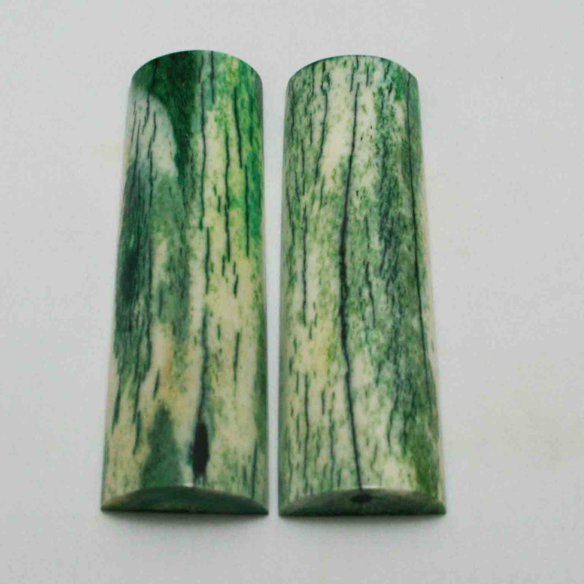 NB105MMA26 Giraffe Bone Scales