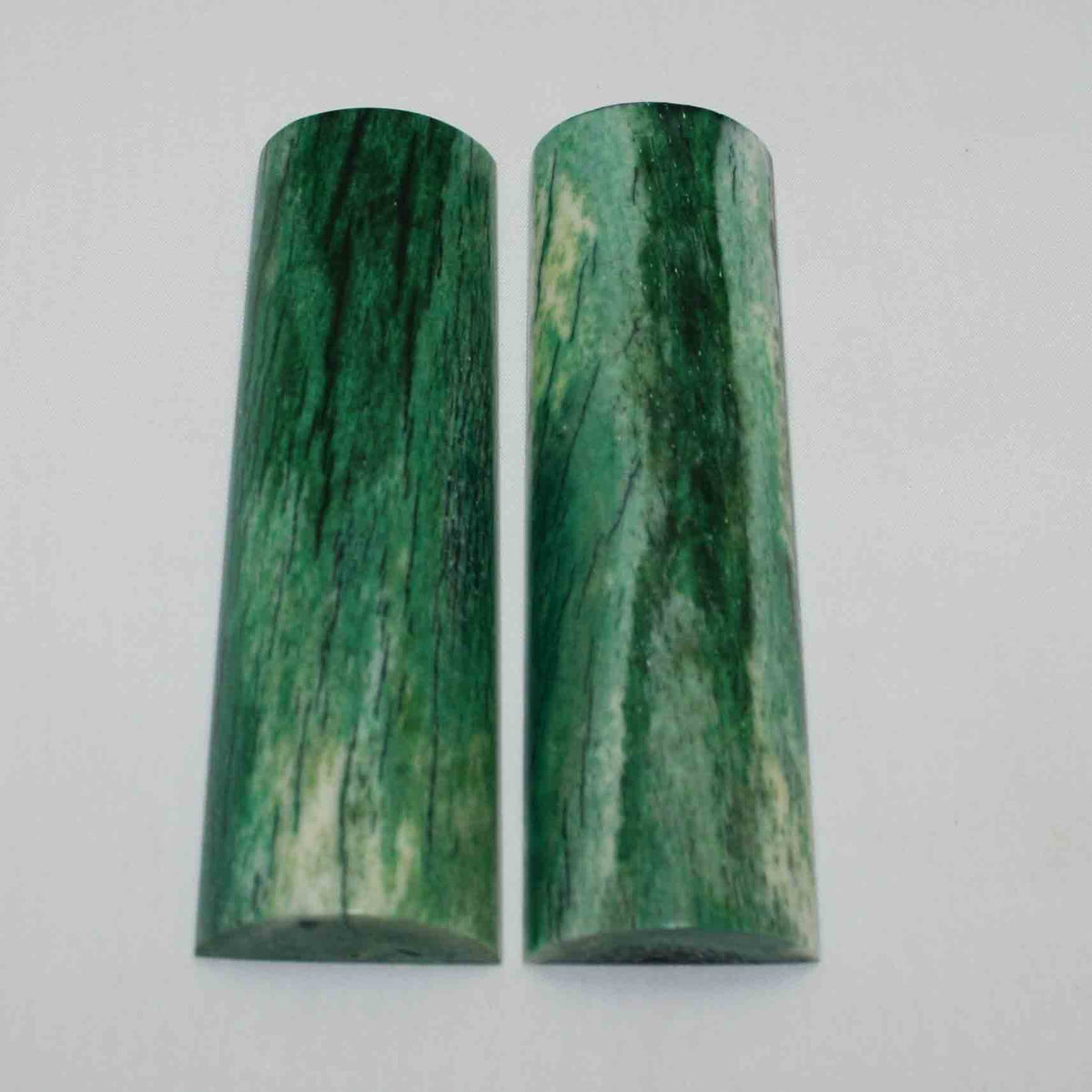 NB105MMA29 Giraffe Bone Scales