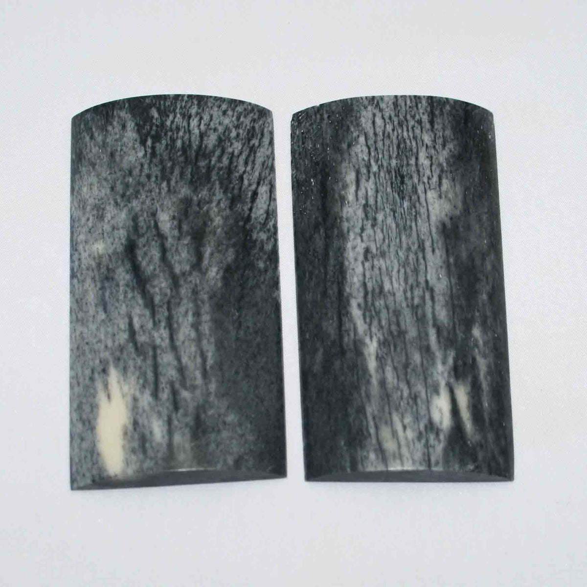 NB105MMA31 Giraffe Bone Scales