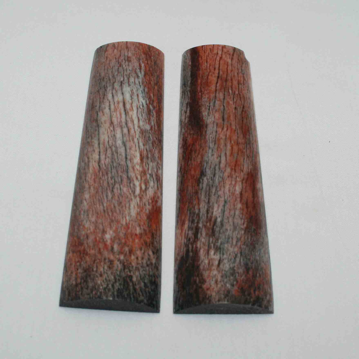 NB105MMA43 Giraffe Bone Scales