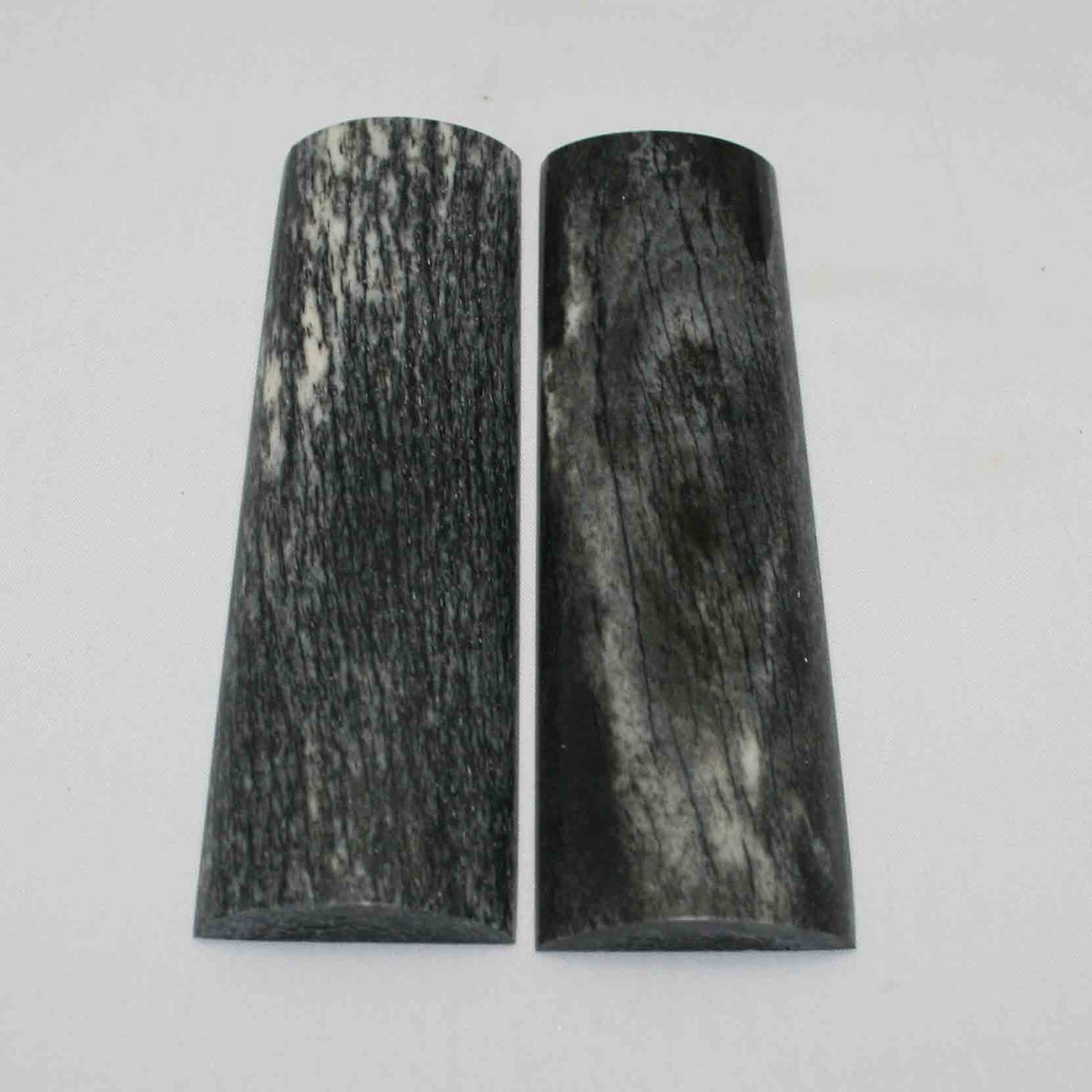 NB105MMA64 Giraffe Bone Scales