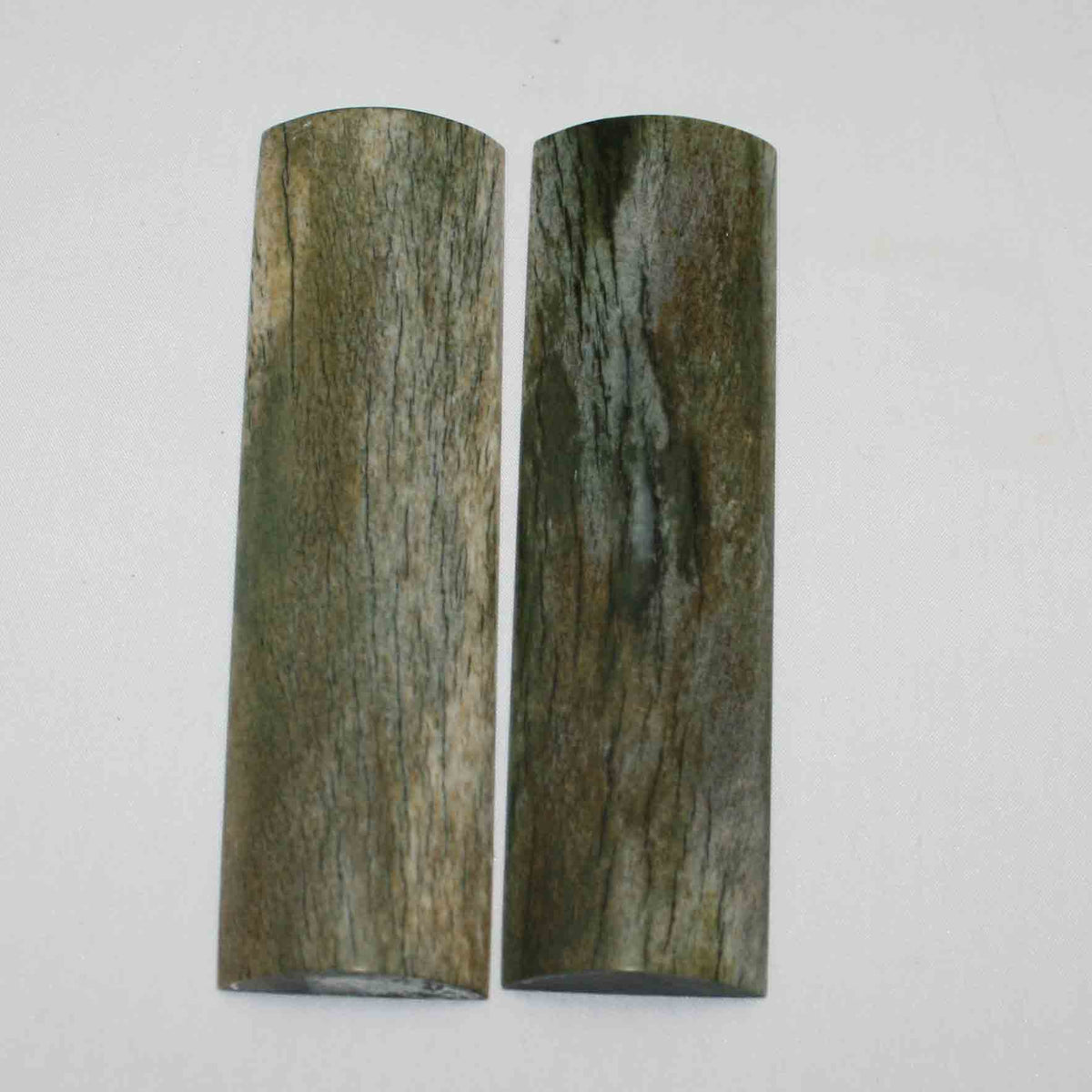 NB105MMA67 Giraffe Bone Scales