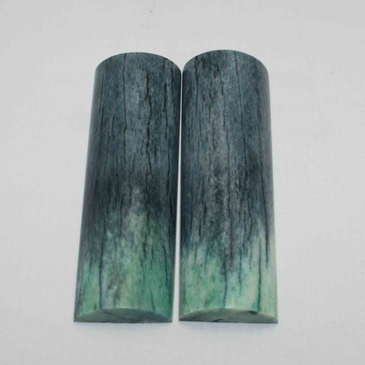 NB105MMA69 Giraffe Bone Scales