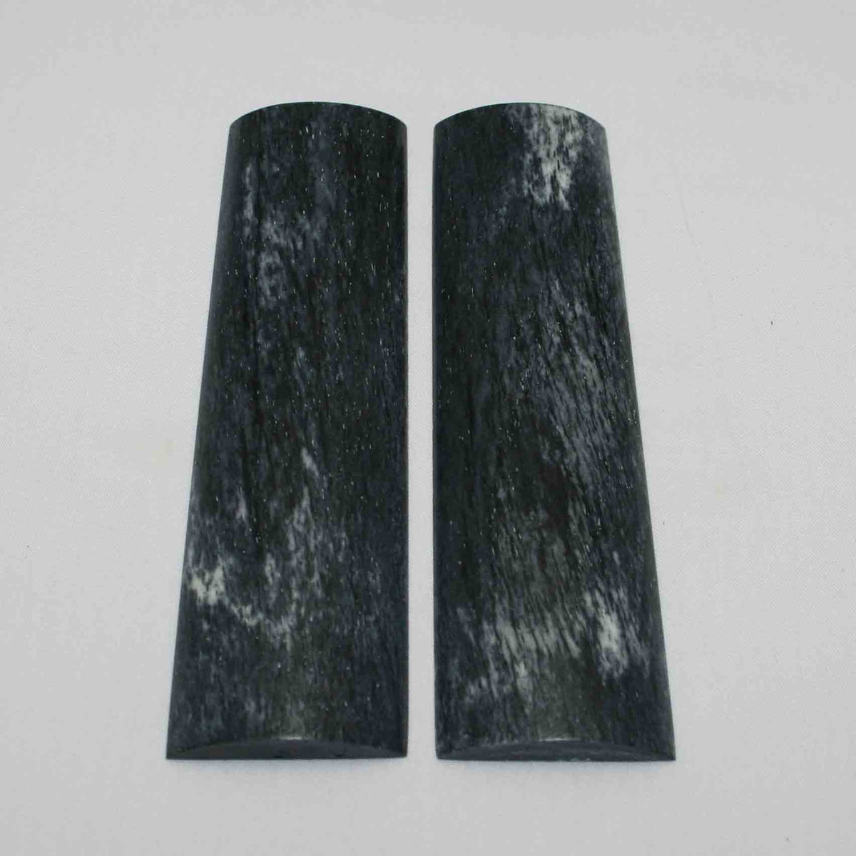 NB105MMA73 Giraffe Bone Scales