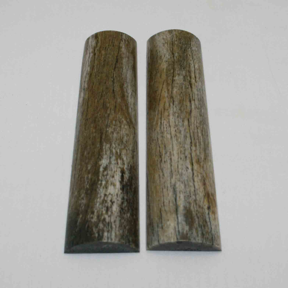 NB105MMA77 Giraffe Bone Scales