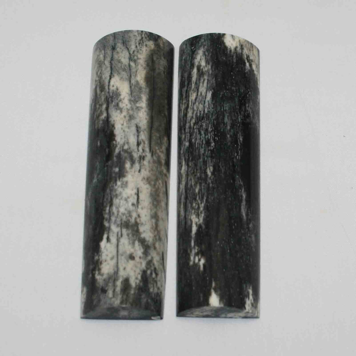 NB105MMA79 Giraffe Bone Scales