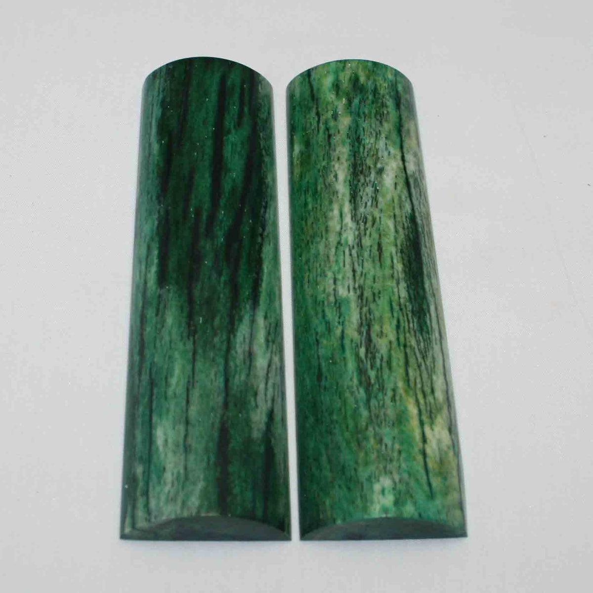 NB105MMA82 Giraffe Bone Scales