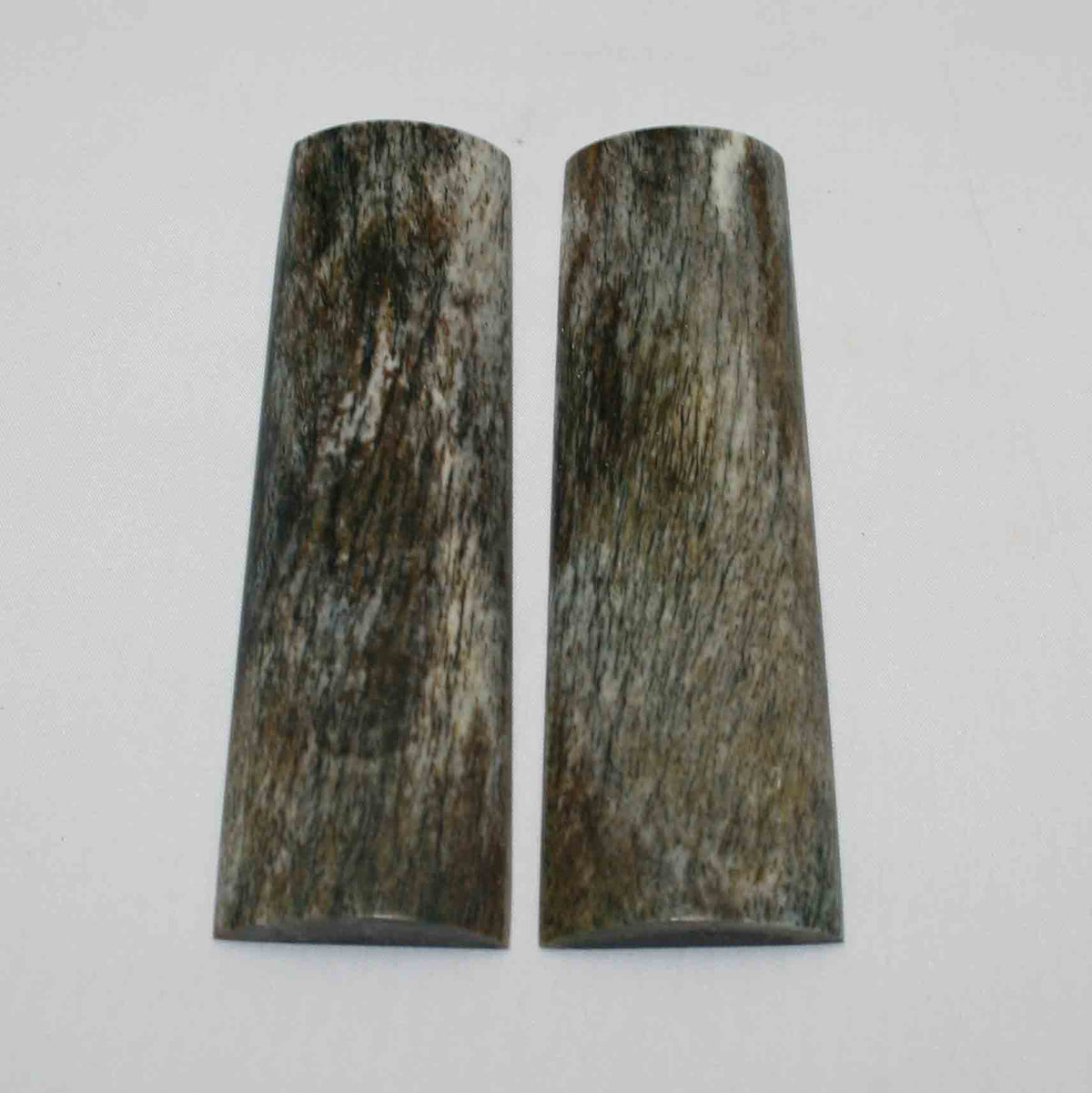 NB105MMA86 Giraffe Bone Scales