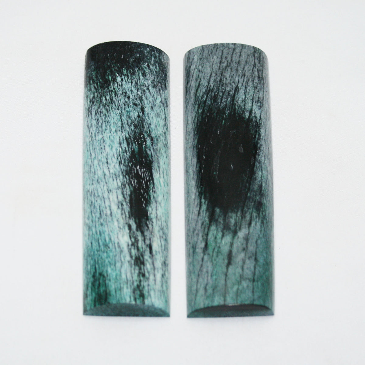 NB105NAM14 Giraffe Bone Scales