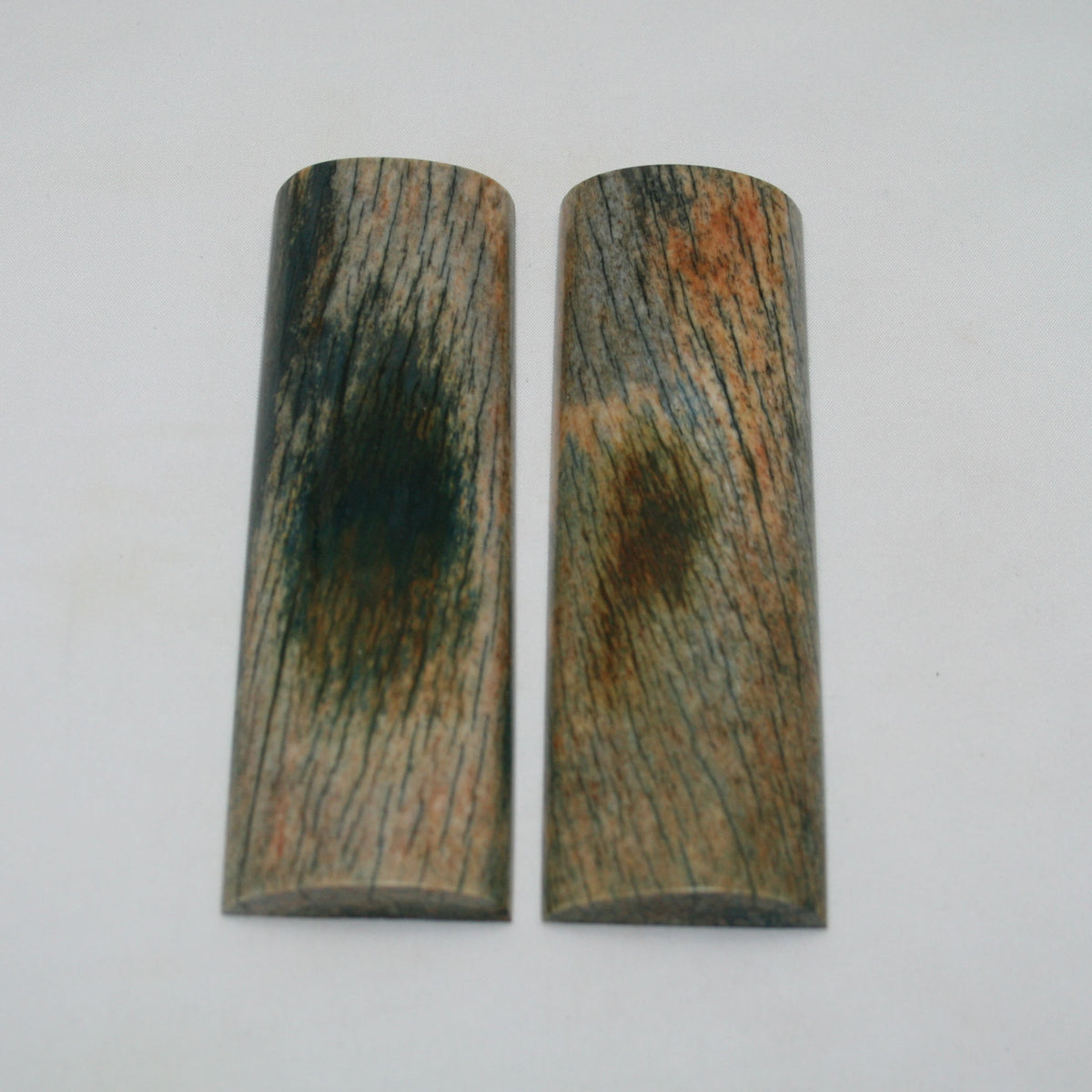 NB105NAM16 Giraffe Bone Scales