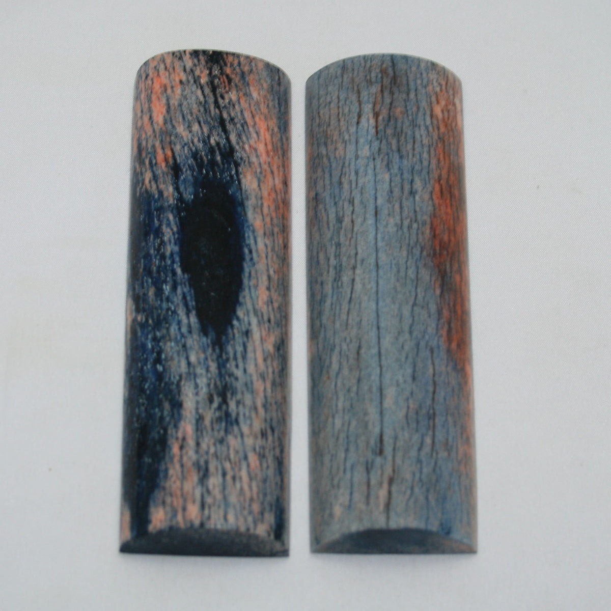 NB105NAM29 Giraffe Bone Scales