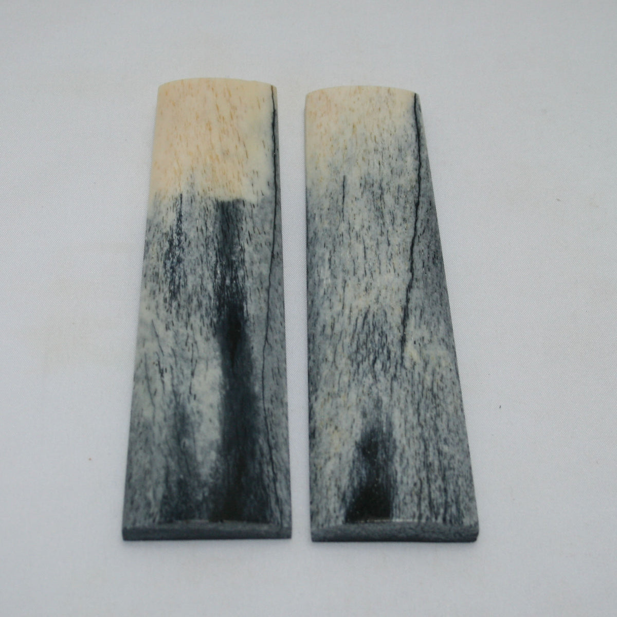 NB105NAM33 Giraffe Bone Scales